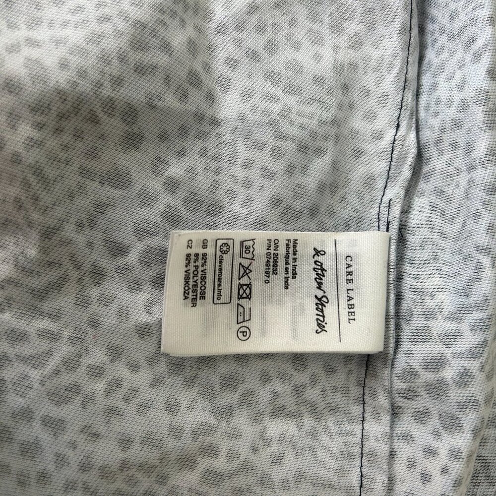 NWOT Pretty blue/black print wrap dress, 6 - Picture 5 of 12